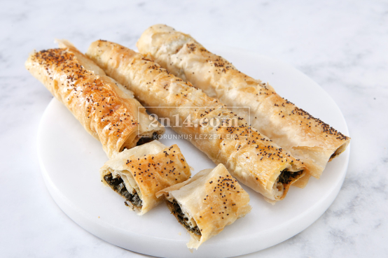 Karabuğdaylı Ispanaklı Börek