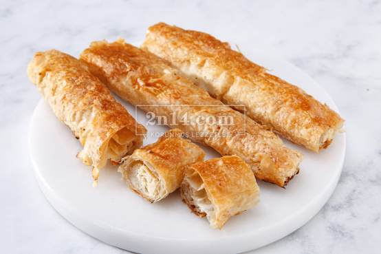 Karabuğdaylı Keçi Peynirli Börek